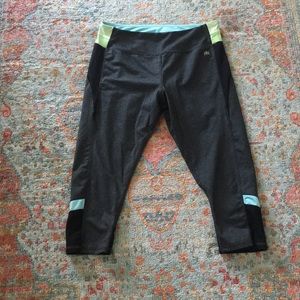 Kyodan leggings with back zipper pocket size large